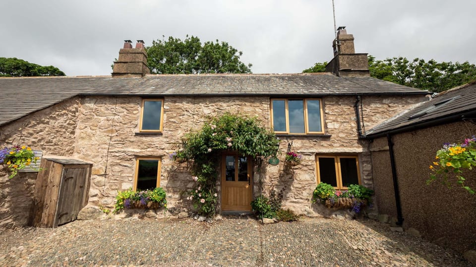 Wayside Cottage, charming old (circa 1637) traditional farmhouse