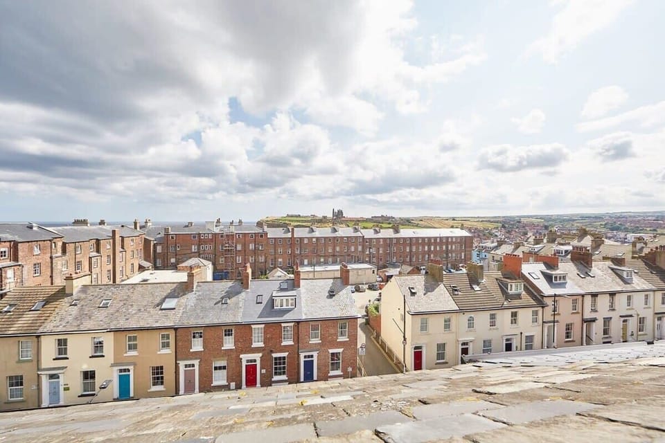The Loft, Whitby - Host & Stay