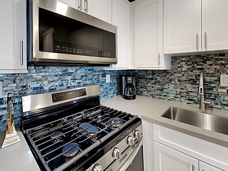 Kitchen - Fully equipped for all your cooking needs