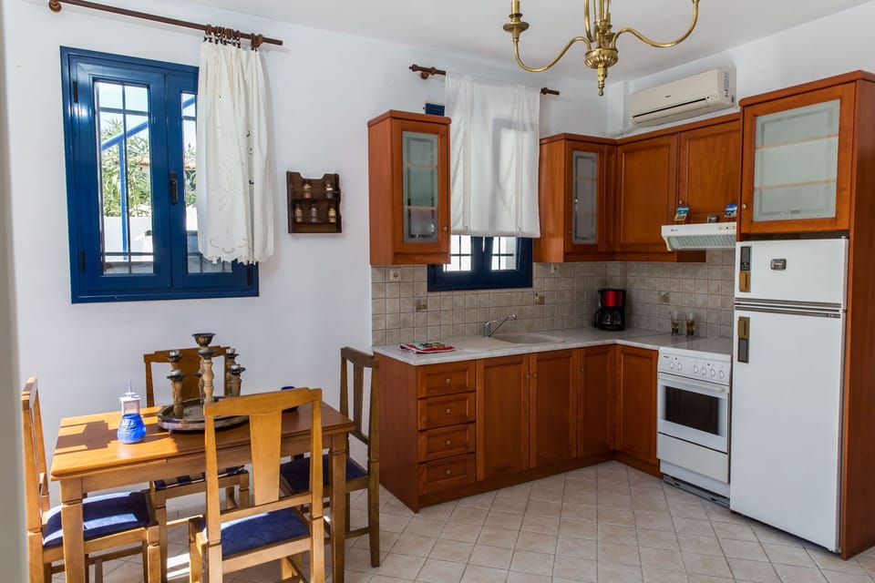 The kitchen and the dining area