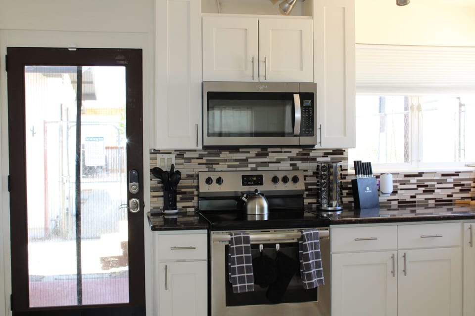 Full Kitchen