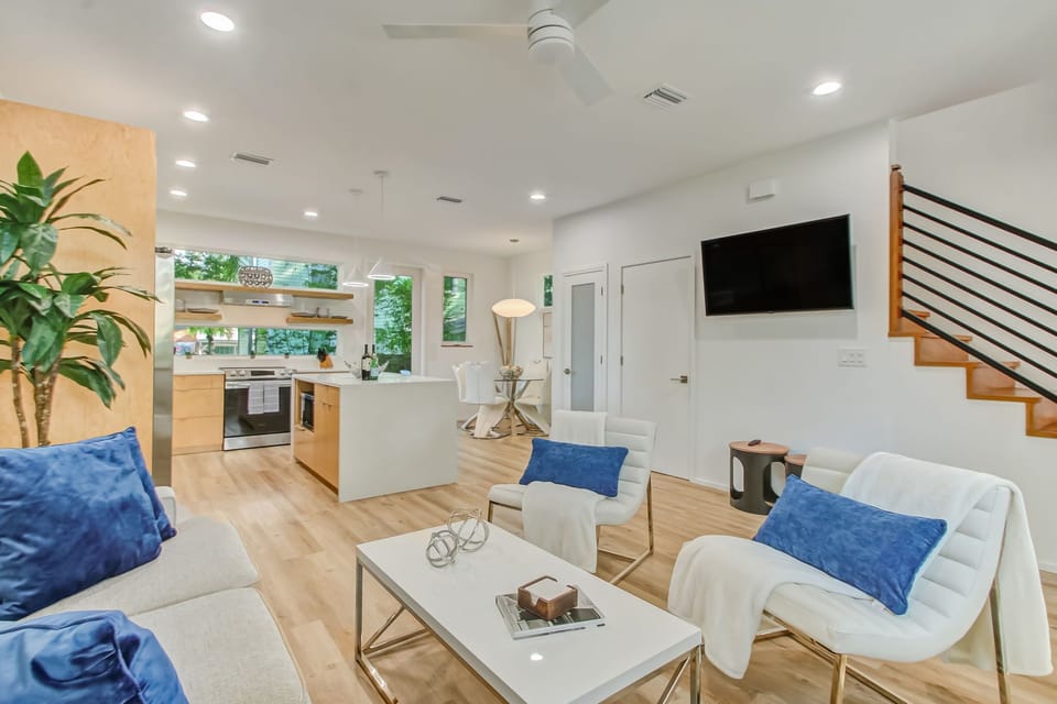 Open space design, plenty of natural light and comfortable furniture!