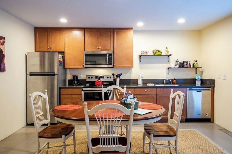 Cook holiday meals in this full kitchen!