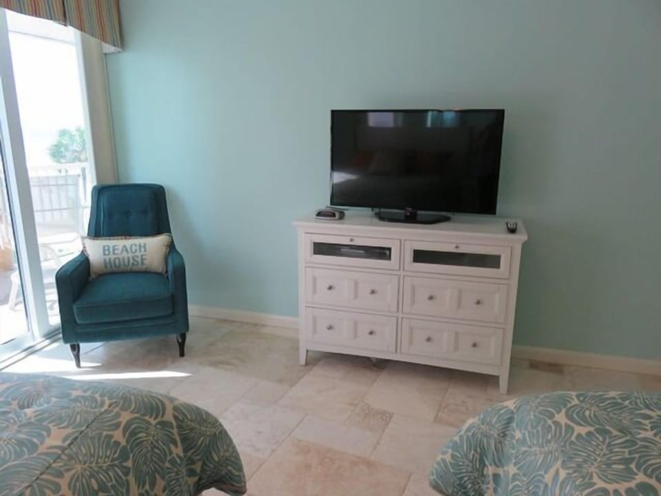 301 Guest Bedroom tv