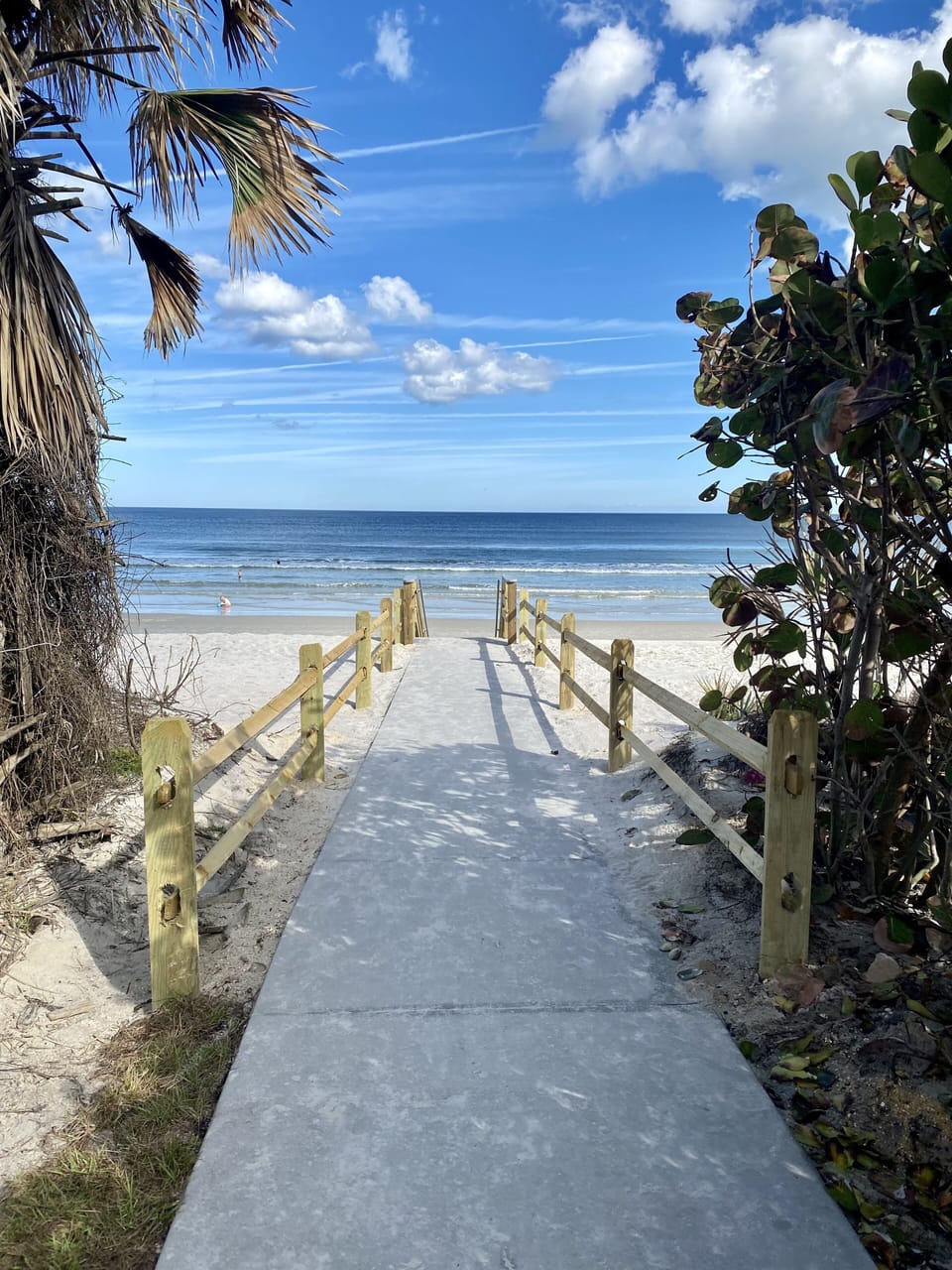 Walkover to the beach!