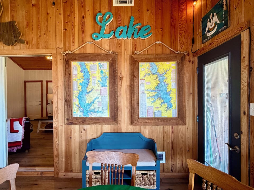  Lake maps in the sunset bar
