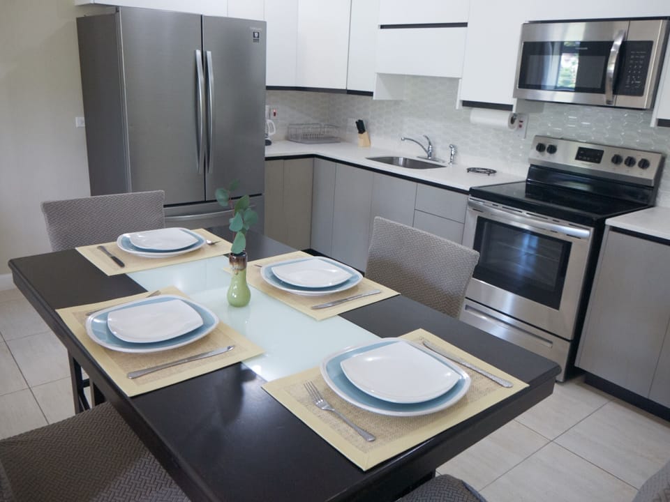 Dining/kitchen 