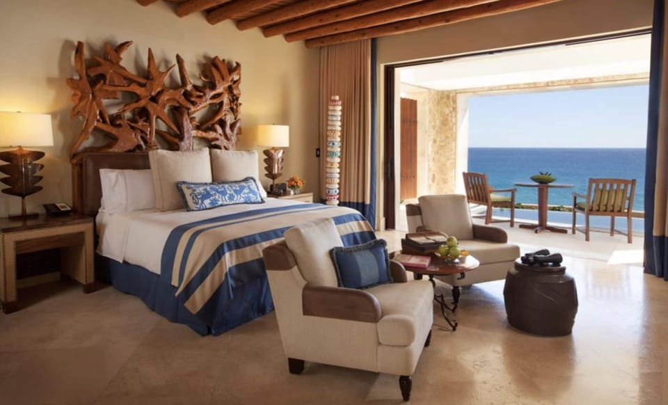 King Bedroom (Actual furniture and layout may differ from photo)