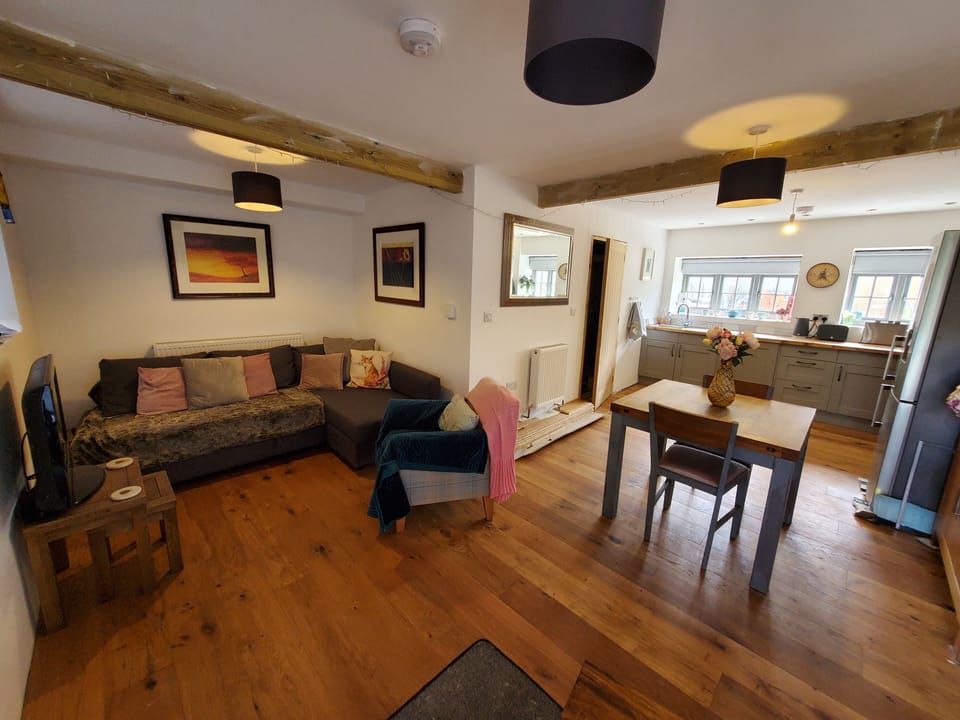 Cosy lounge and dining space