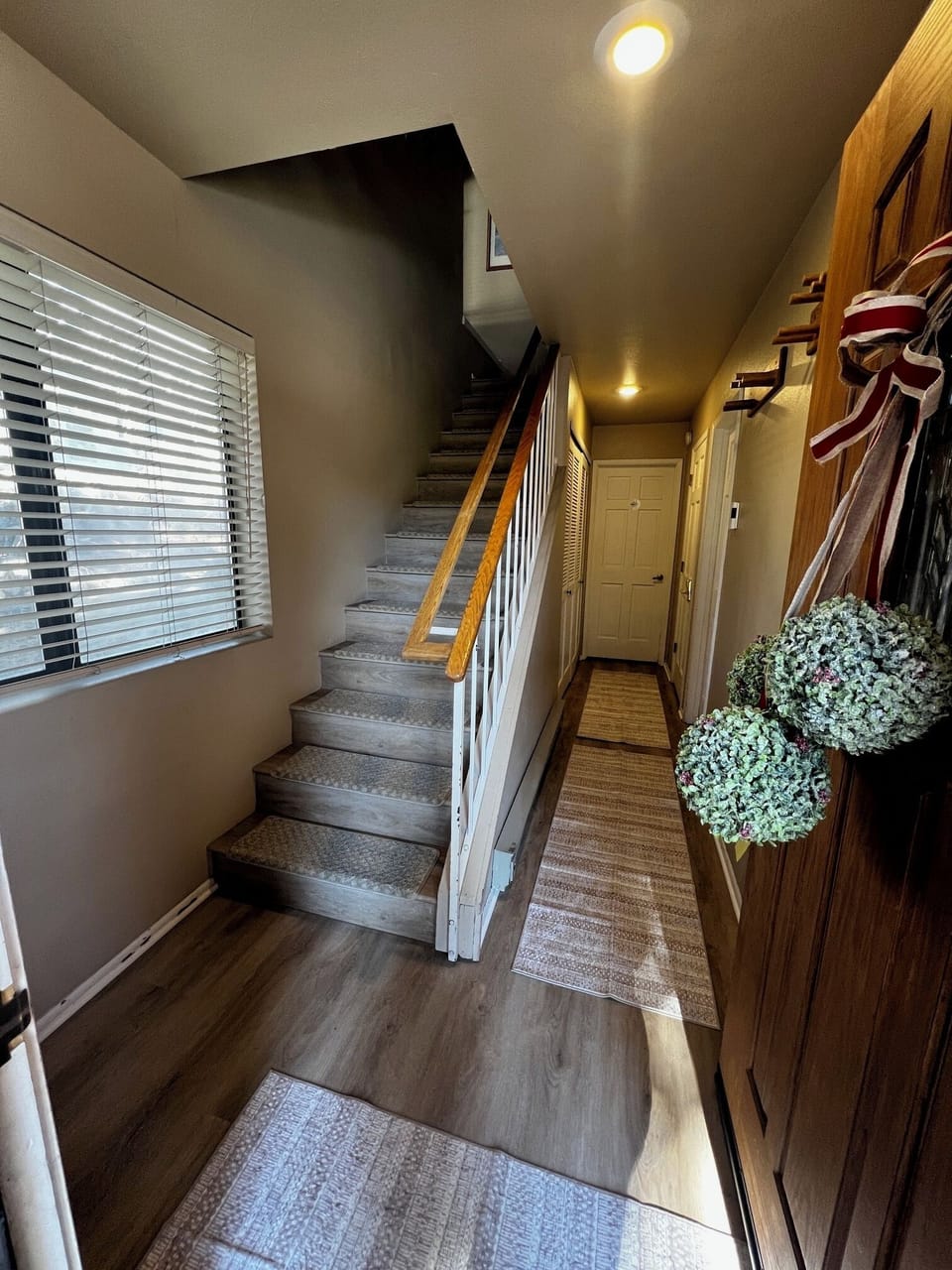 Entry- you do need to go up ~5 stairs to enter condo. Not handicap friendly.