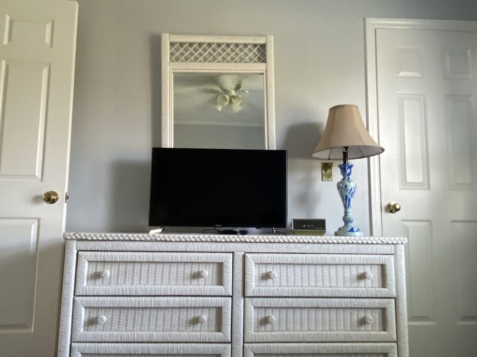 Primary Bedroom 2: 42 inch smart tv, private bath
