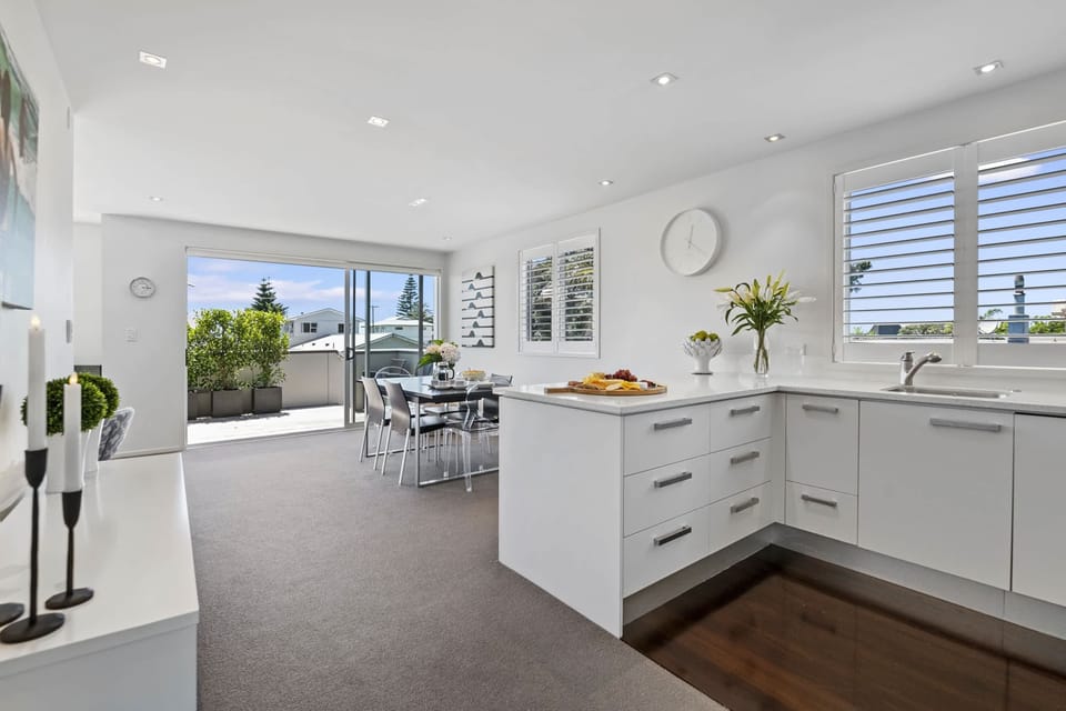 Kitchen / Dining