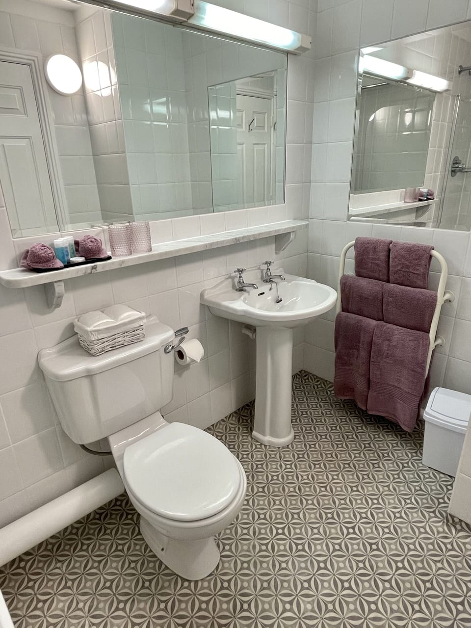 En-suite in Bedroom 1 (includes toilet, sink, shower/bath) 