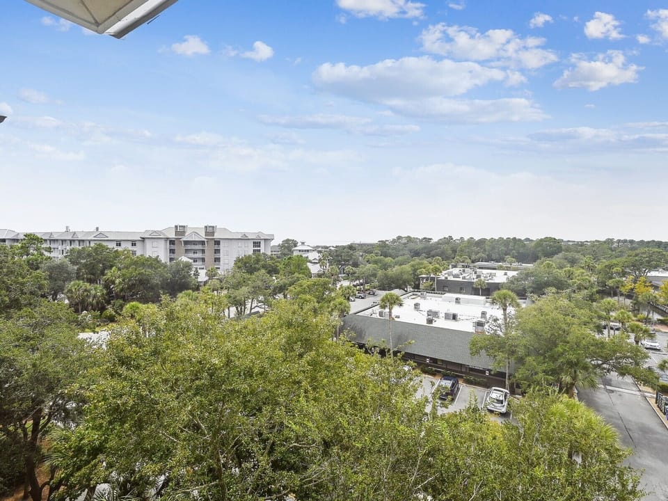 Balcony Overlooking Coligny Plaza at 504 North Shore Place