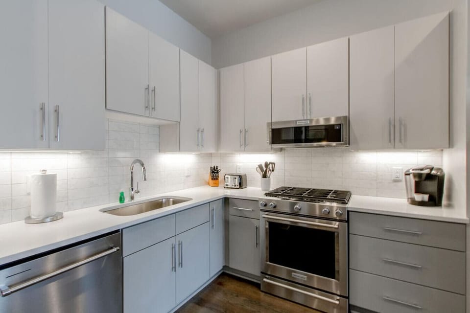 Everything you need to cook is within easy reach in this tidy kitchen.