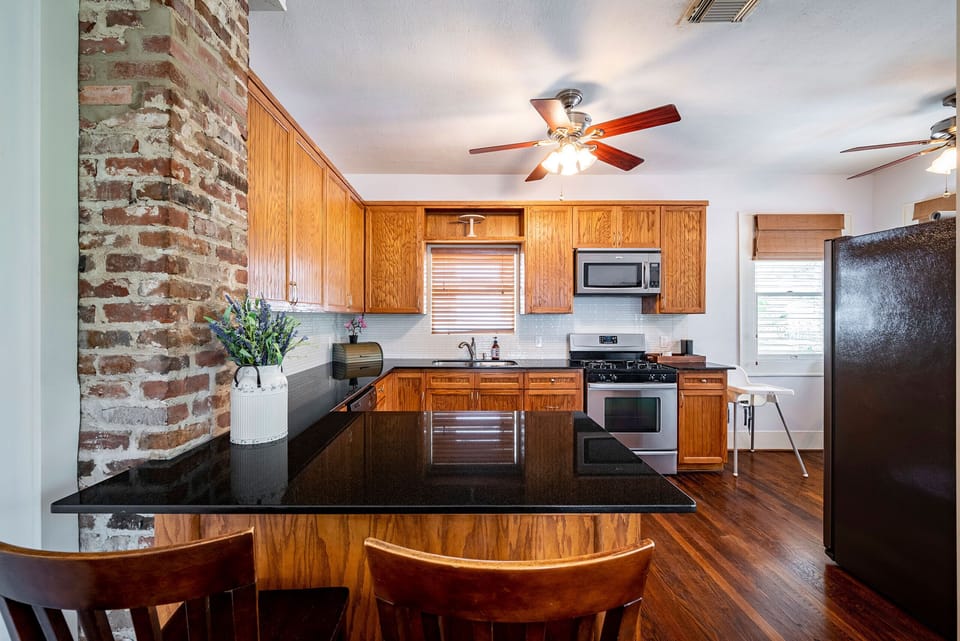 Spacious and fully equipped kitchen. 