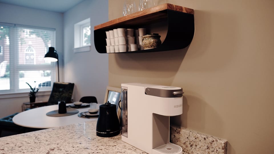 Modern Unit in Historic Old Manchester. Apartment in Richmond