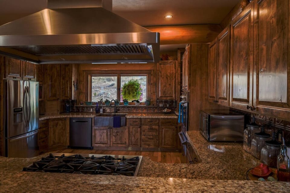 Gourmet Kitchen with top of the line appliances and finishes throughout!