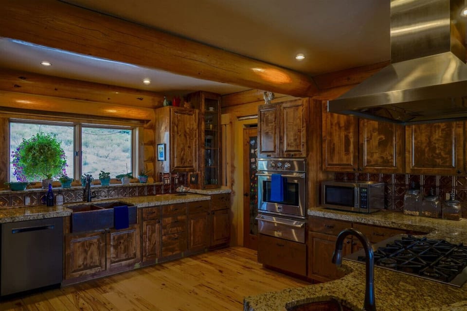 Gourmet Kitchen with top of the line appliances and finishes throughout!
