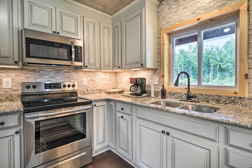 Fully Equipped Kitchen | Keurig Coffee Maker