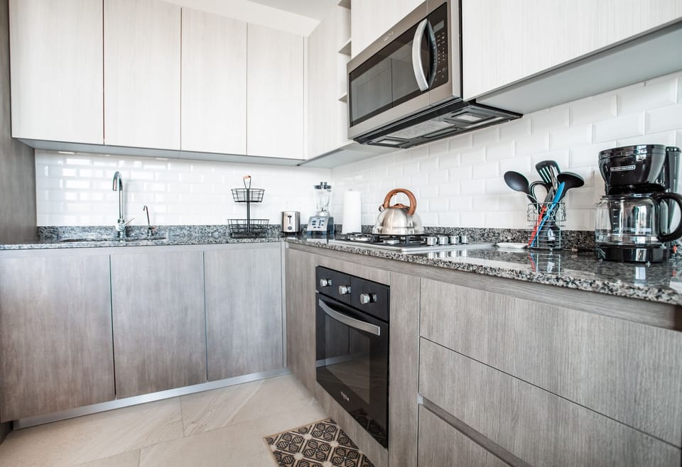 Condo - Image 8
