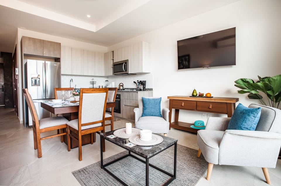 Condo - Image 3