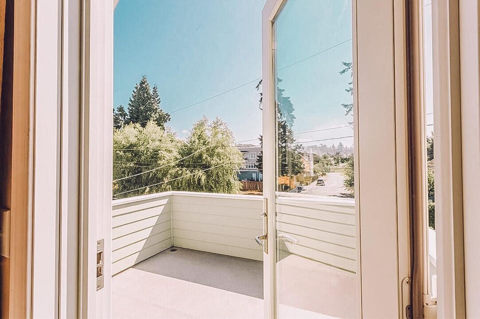 Deck off master bedroom