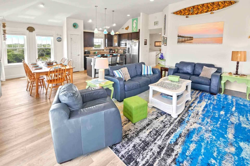 Surf-or-Sound-Realty-976-Bright-as-the-Sun-Great-Room-4