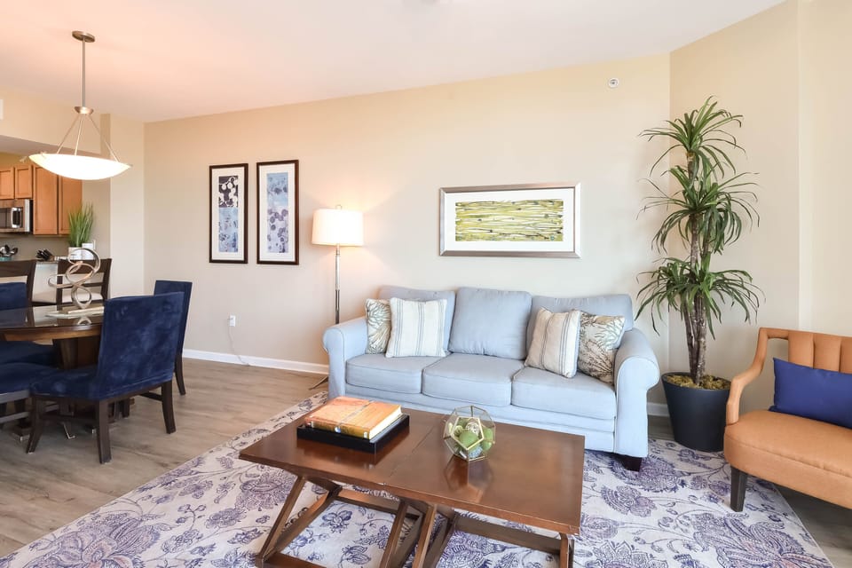 Palms 1912 - Living Area
