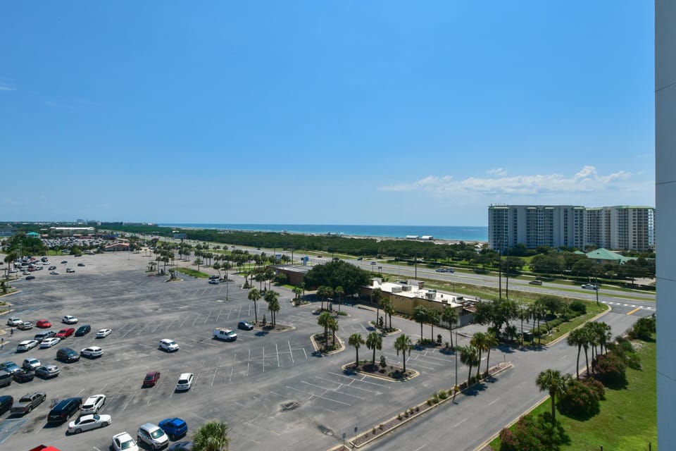 Palms 1912 - Balcony View