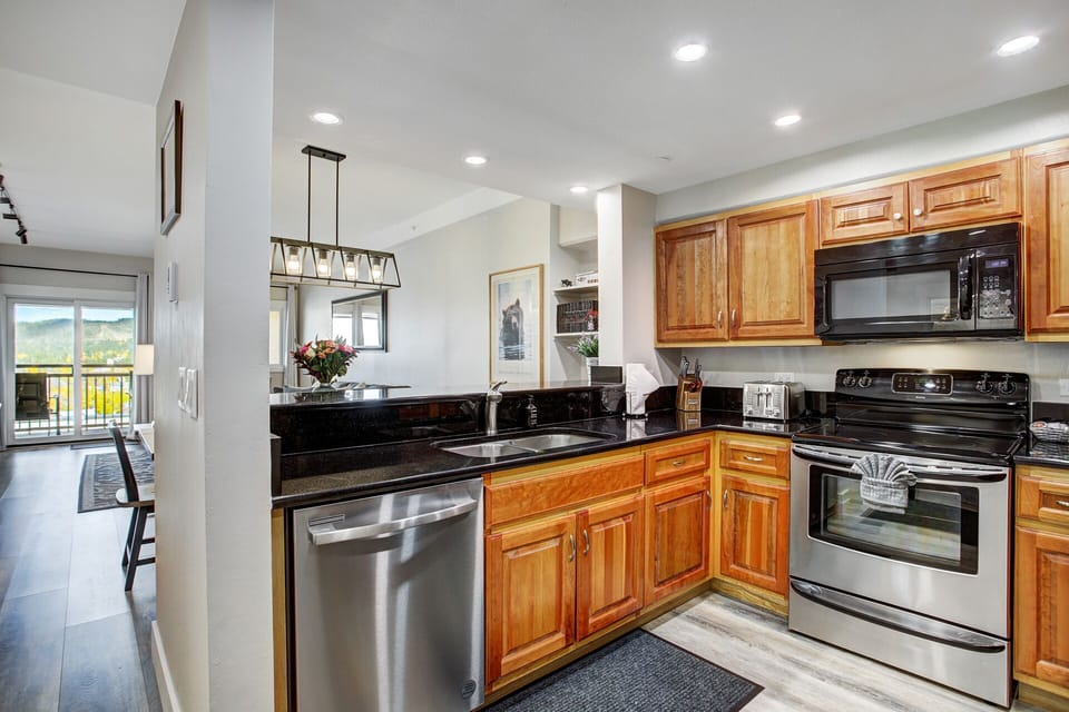 Full Kitchen