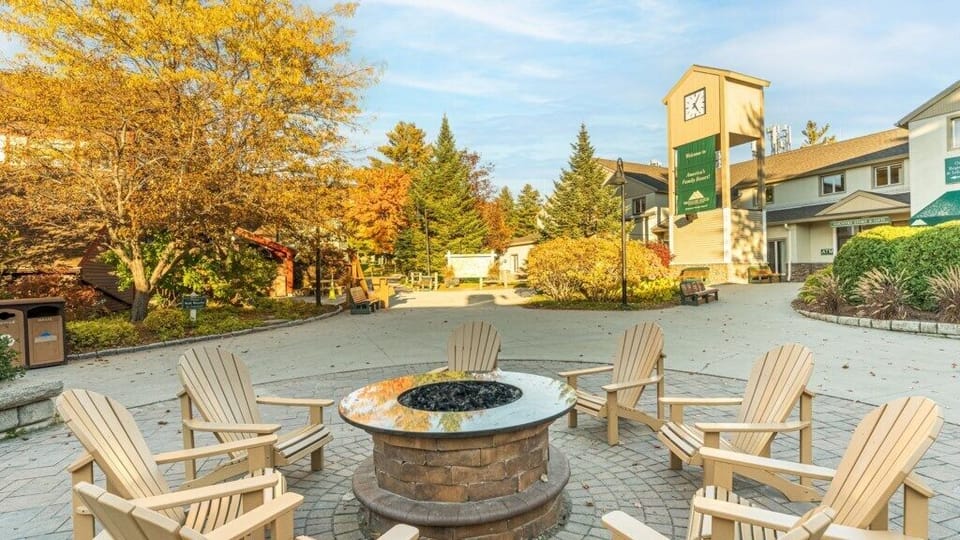 02_Club Wyndham Smugglers' Notch Vermont_common area_1.jpg