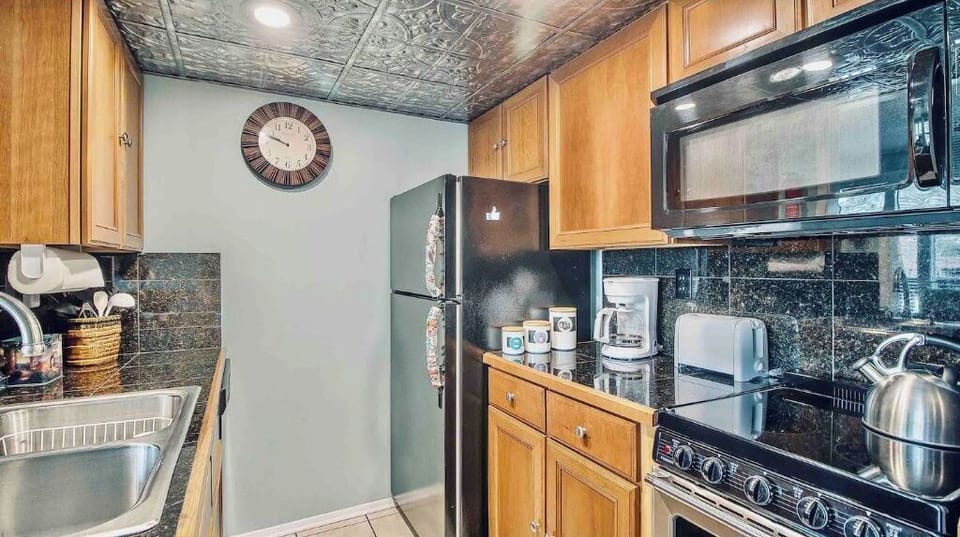 New stainless kitchen stove and dishwasher 