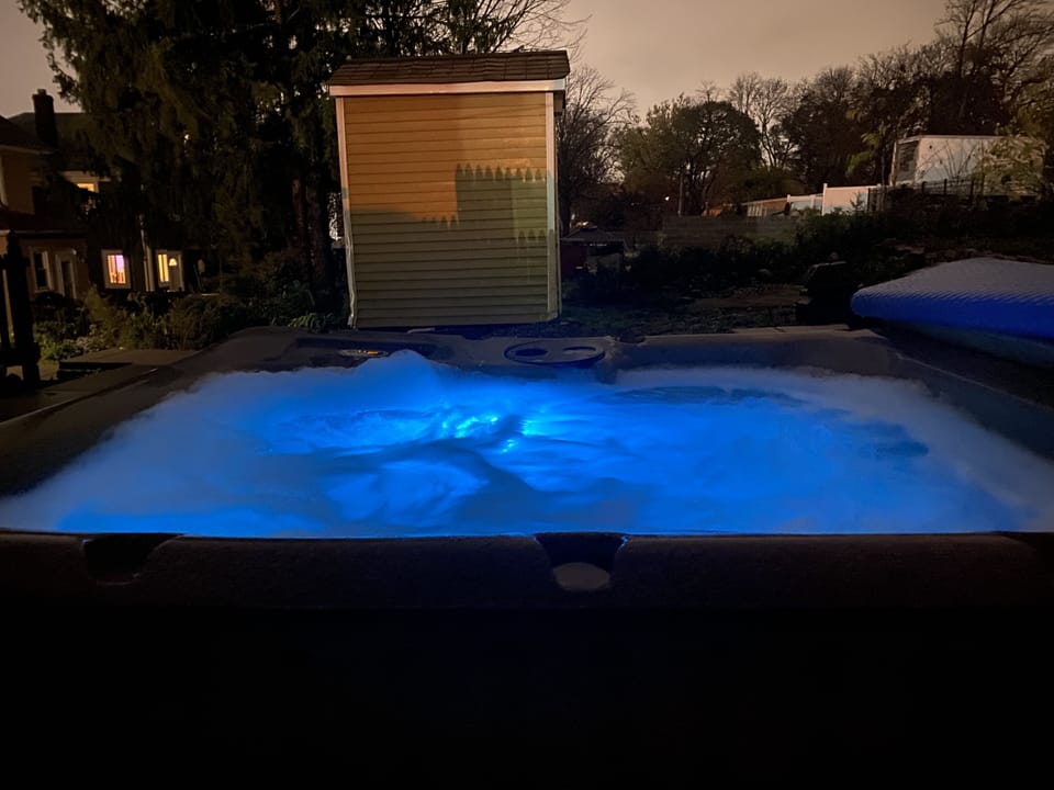Set up jacuzzi 