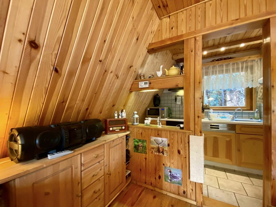 Countertop, Cabinetry, Property, Furniture, Kitchen, Kitchen Appliance, Drawer, Interior Design, Wood, Home Appliance