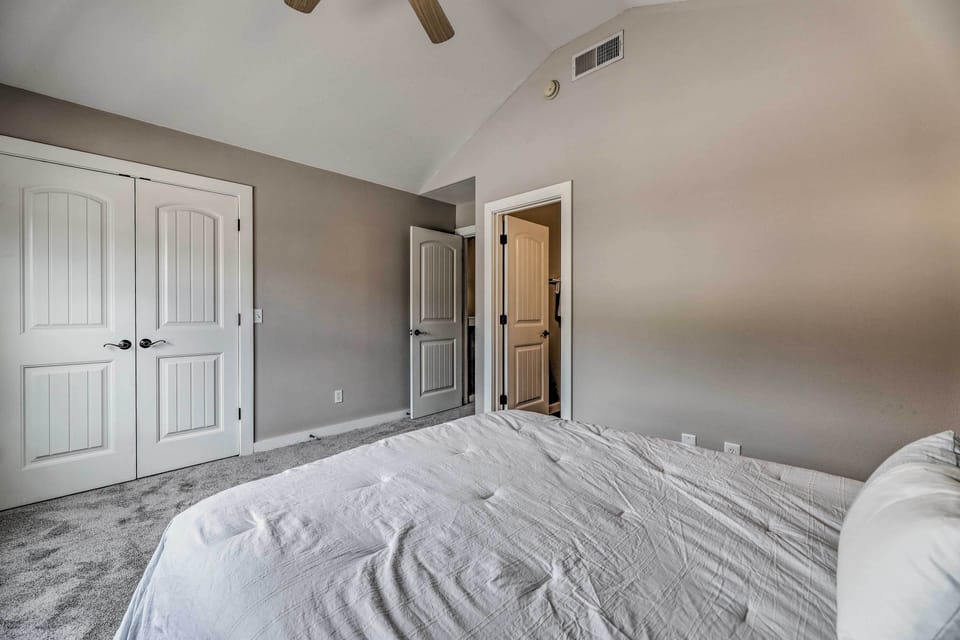 Bedroom 2 | En-Suite Bathroom