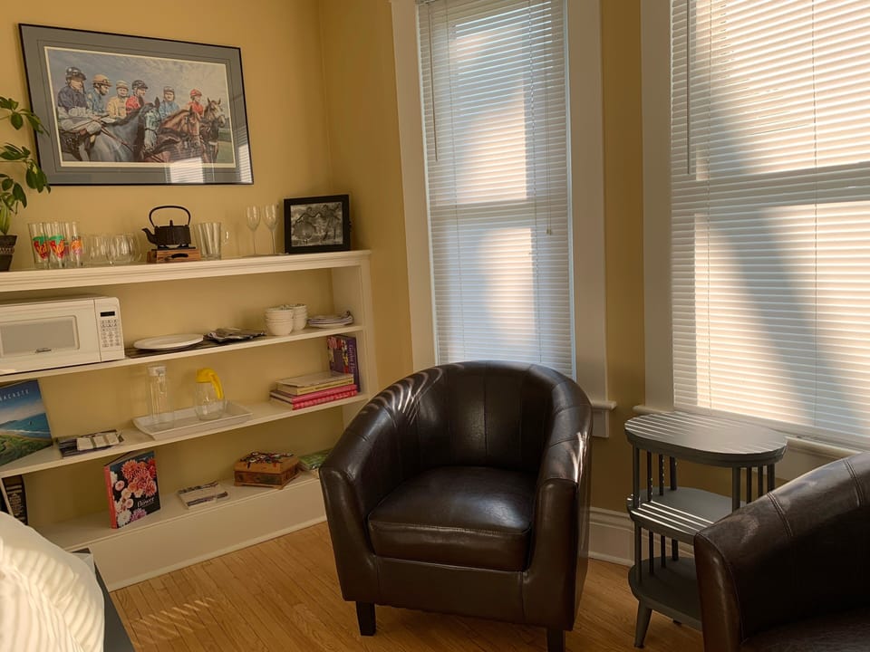 Sitting area
