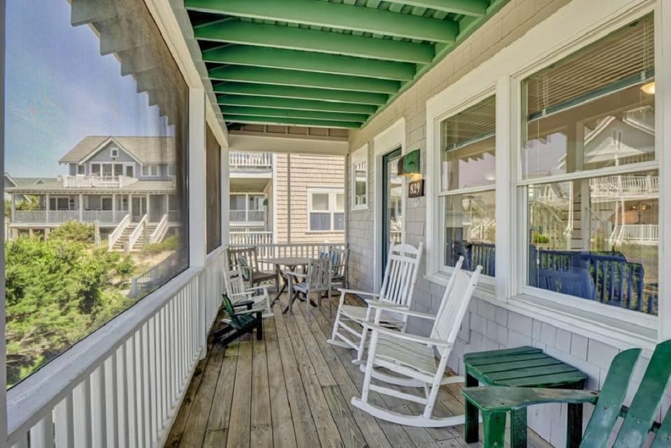 Screened Porch Outdoor Living