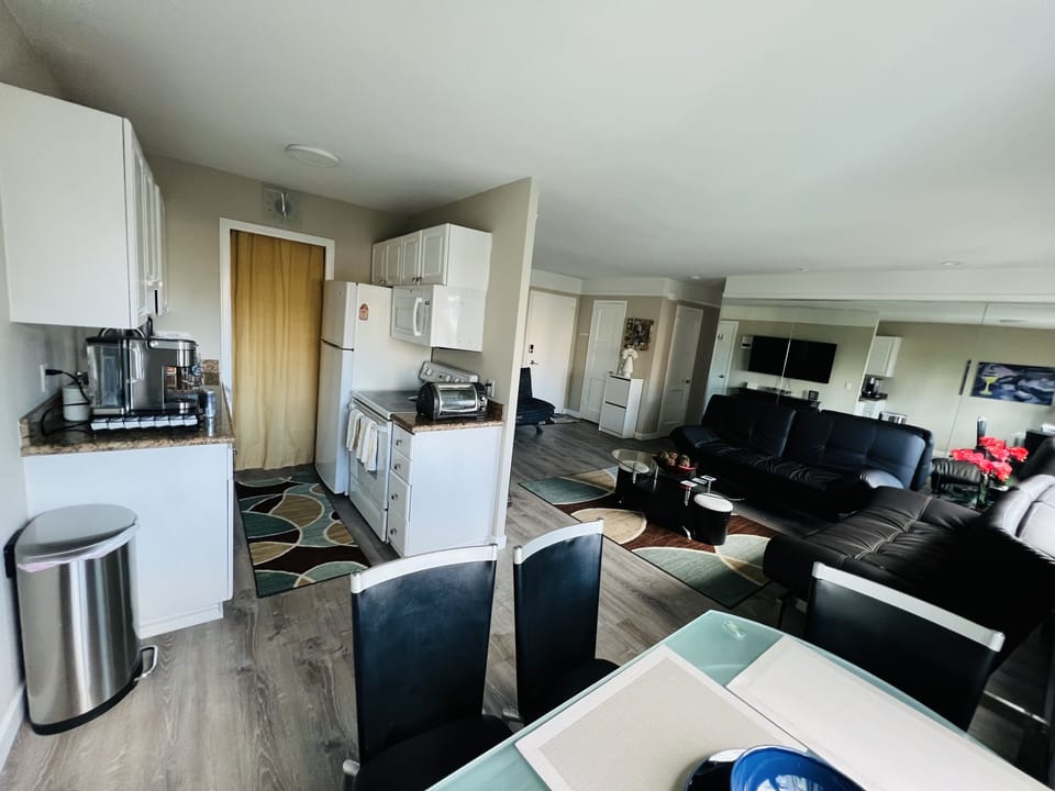 Full size kitchen