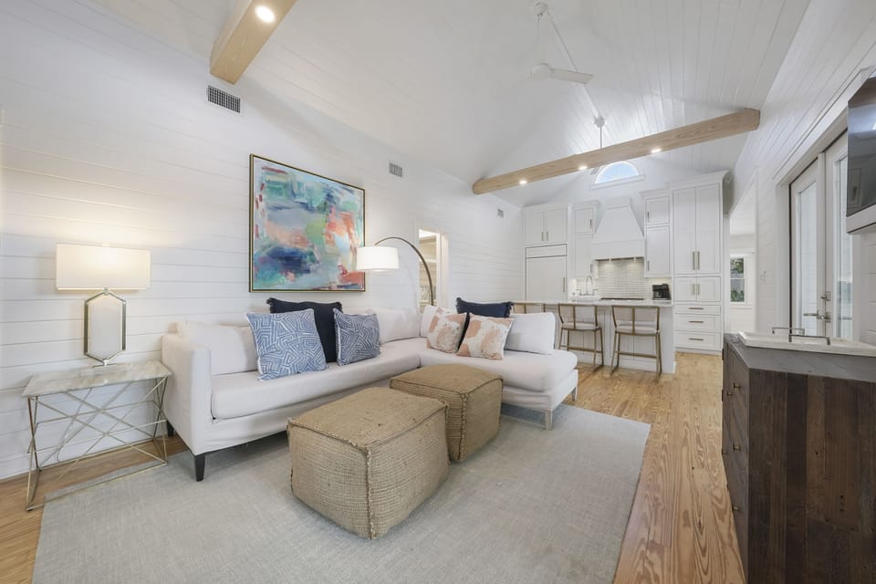 OPEN, SPACIOUS FLOOR PLAN - SLEEPS 8