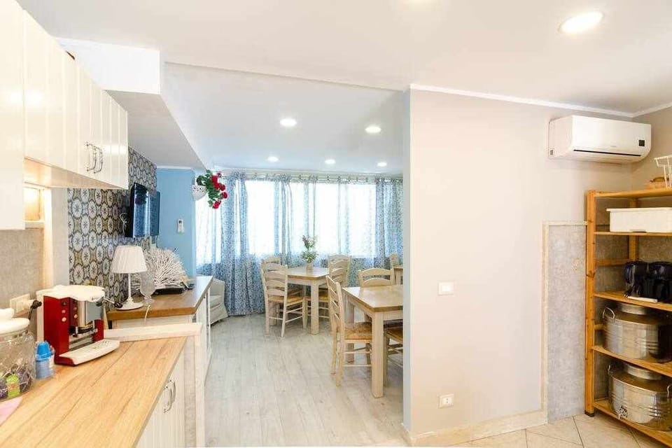 Dining area,Communal kitchen