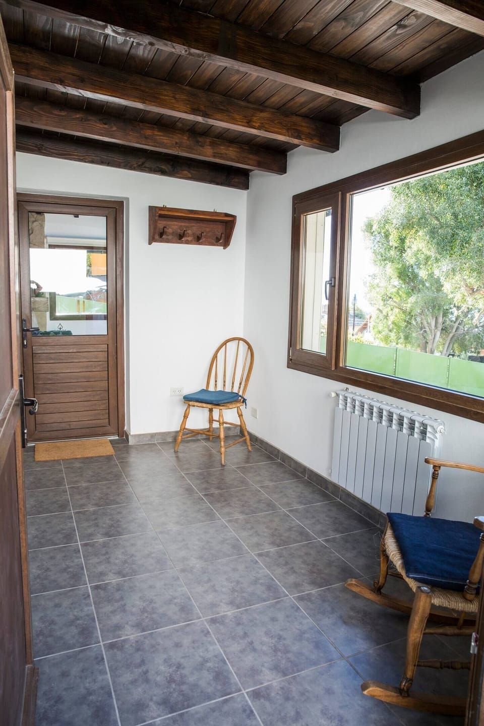 Entrance hallway, ideal for cold winters