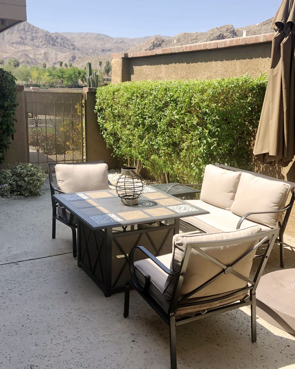Front courtyard with entrance to condo and access to garage