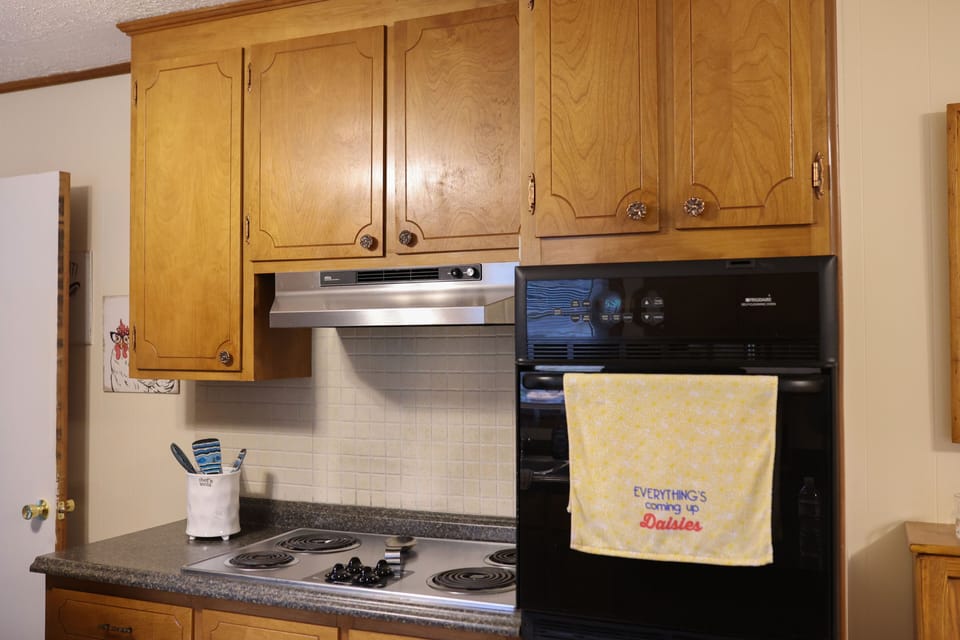 Stove and oven 
