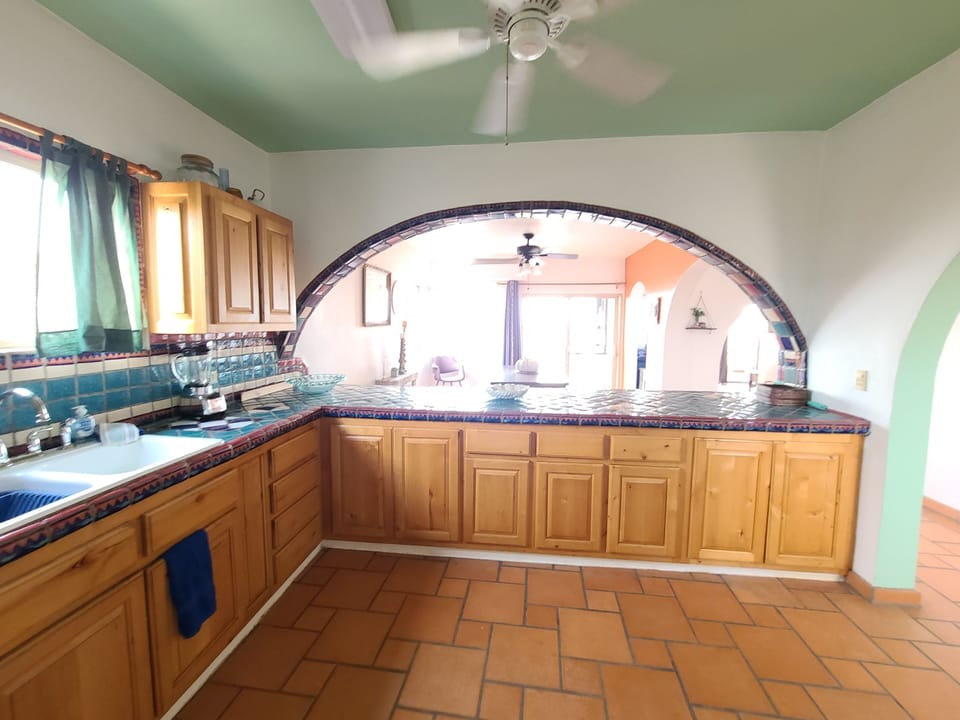 Large kitchen. Extended counters.
