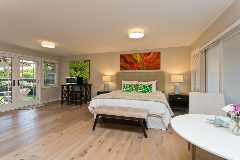 Fourth Bedroom, King Bed with Air Conditioning and en suite bathroom 