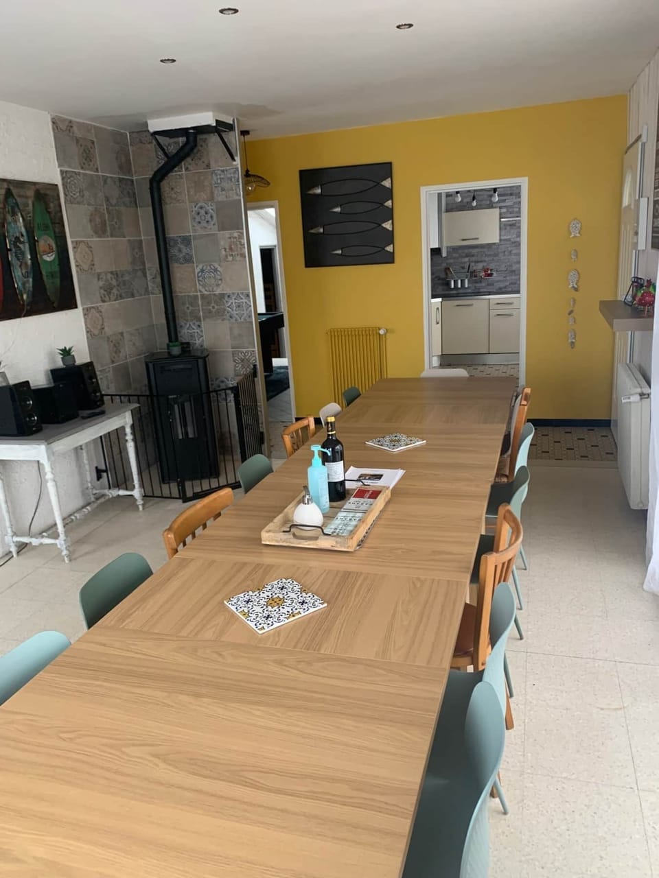 Table a manger pour 16 personnes