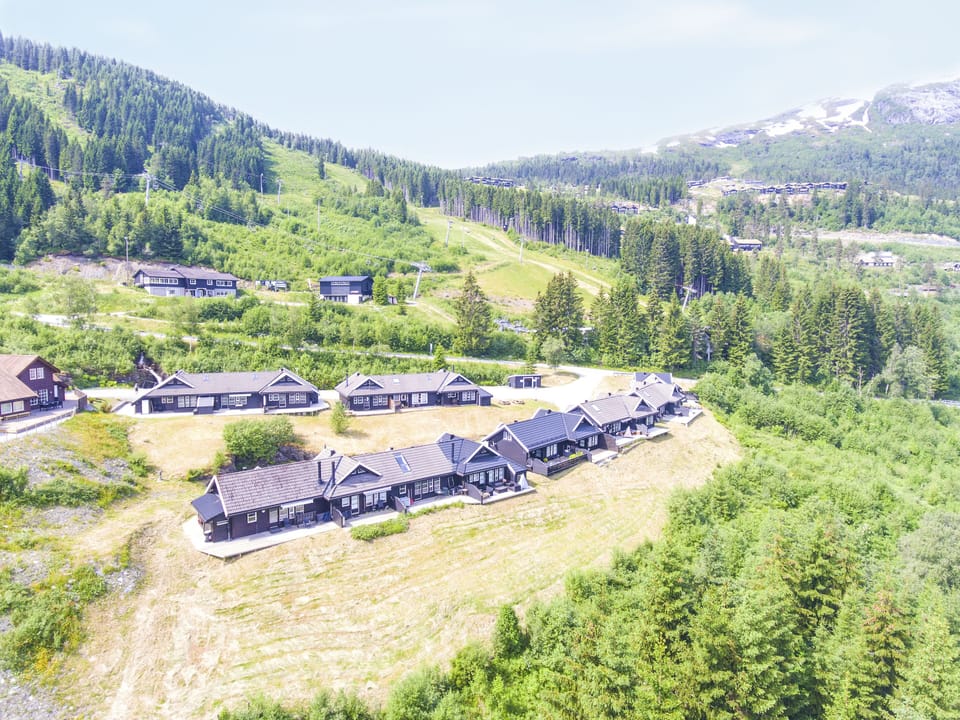 Overview of the area of cabins