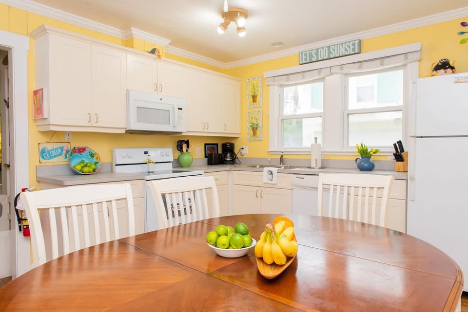 In Kitchen dinning area