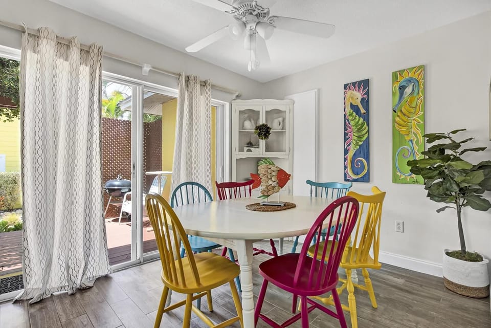 Dinning area off the kitchen